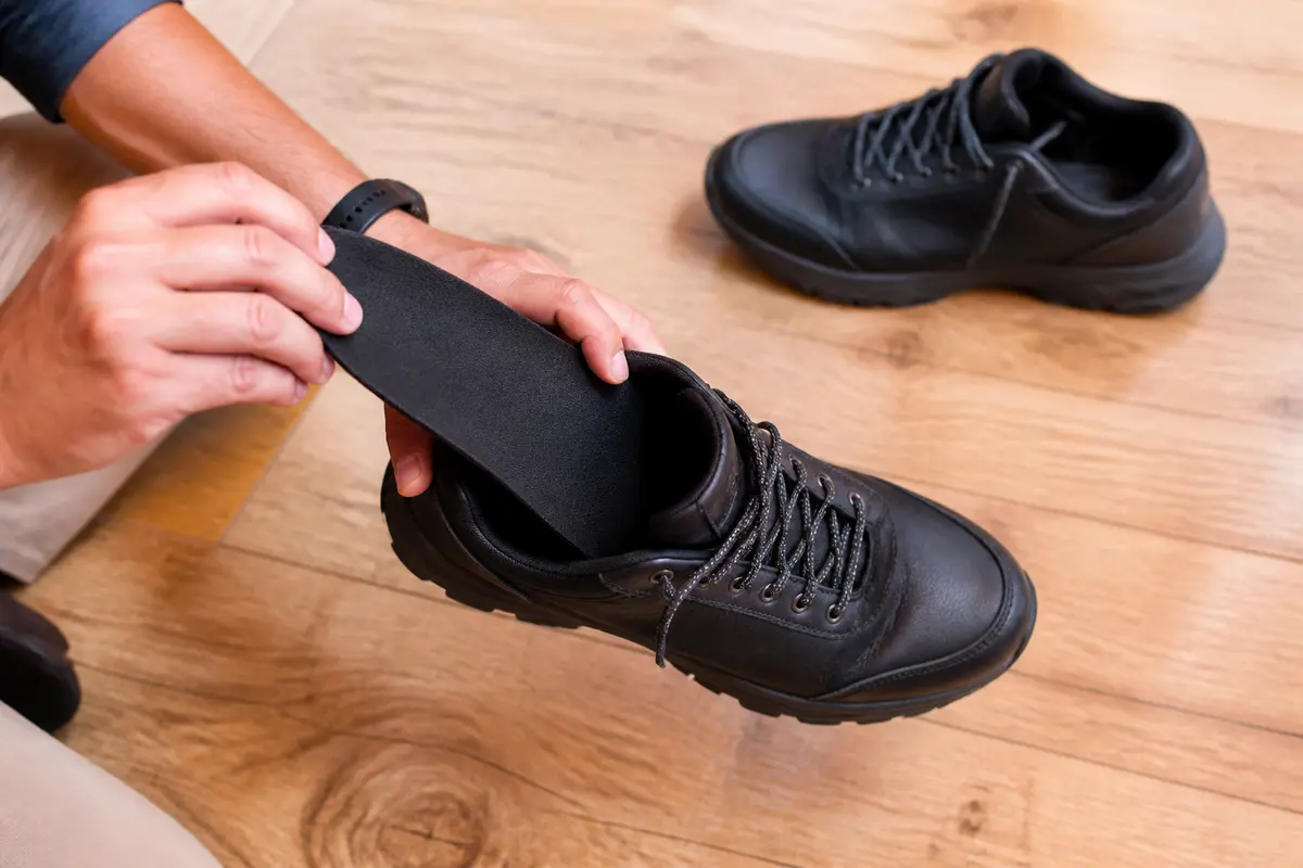 Chaussures trop grandes semelles : Comment ajuster facilement ?